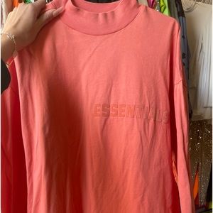 Essentials M top coral color